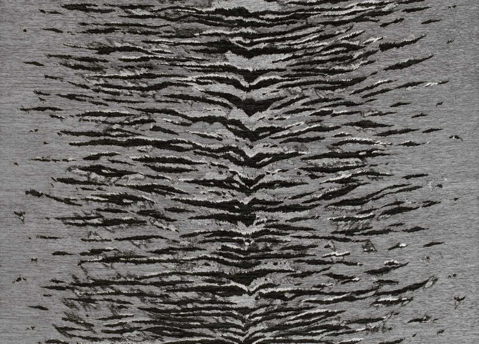 KISS ME TIGER SILVER FABRIC